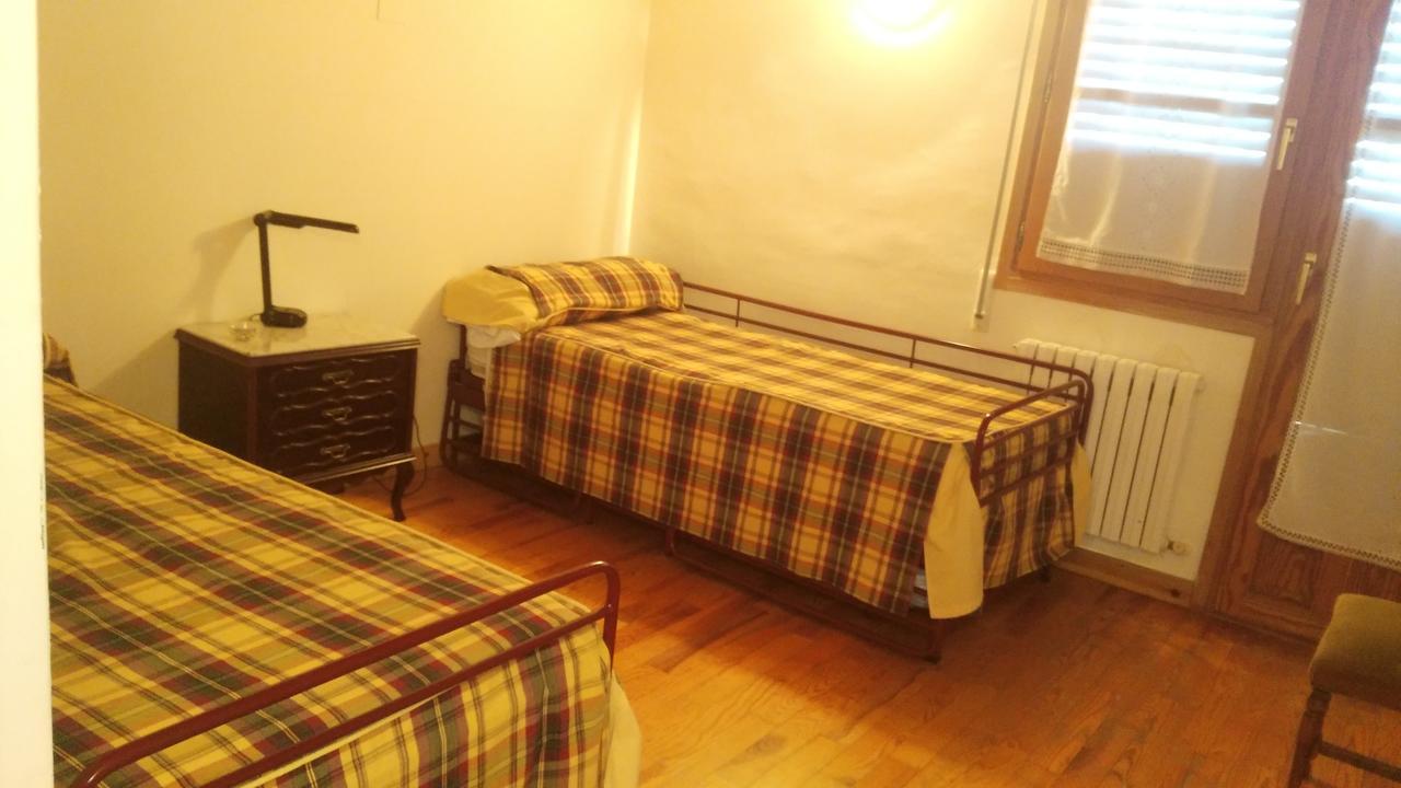 Bilanayur Hotel Alberuela de la Liena Buitenkant foto